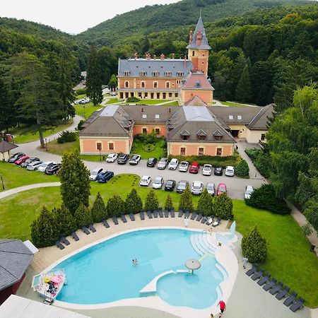 Kastelyhotel Sasvar Resort Парадшашвар Экстерьер фото