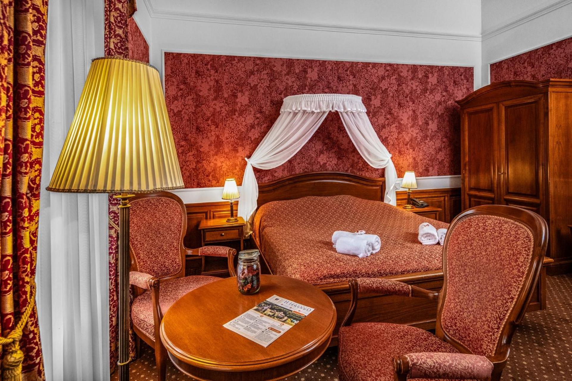 Kastelyhotel Sasvar Resort Парадшашвар Экстерьер фото